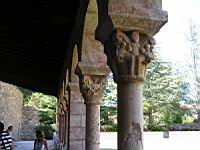 Abbaye Saint-Michel-de-Cuxa, Cloitre, Chapiteau des monstres devorants (2)